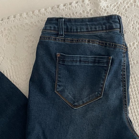 Republic Jeans - Picture 7 of 8